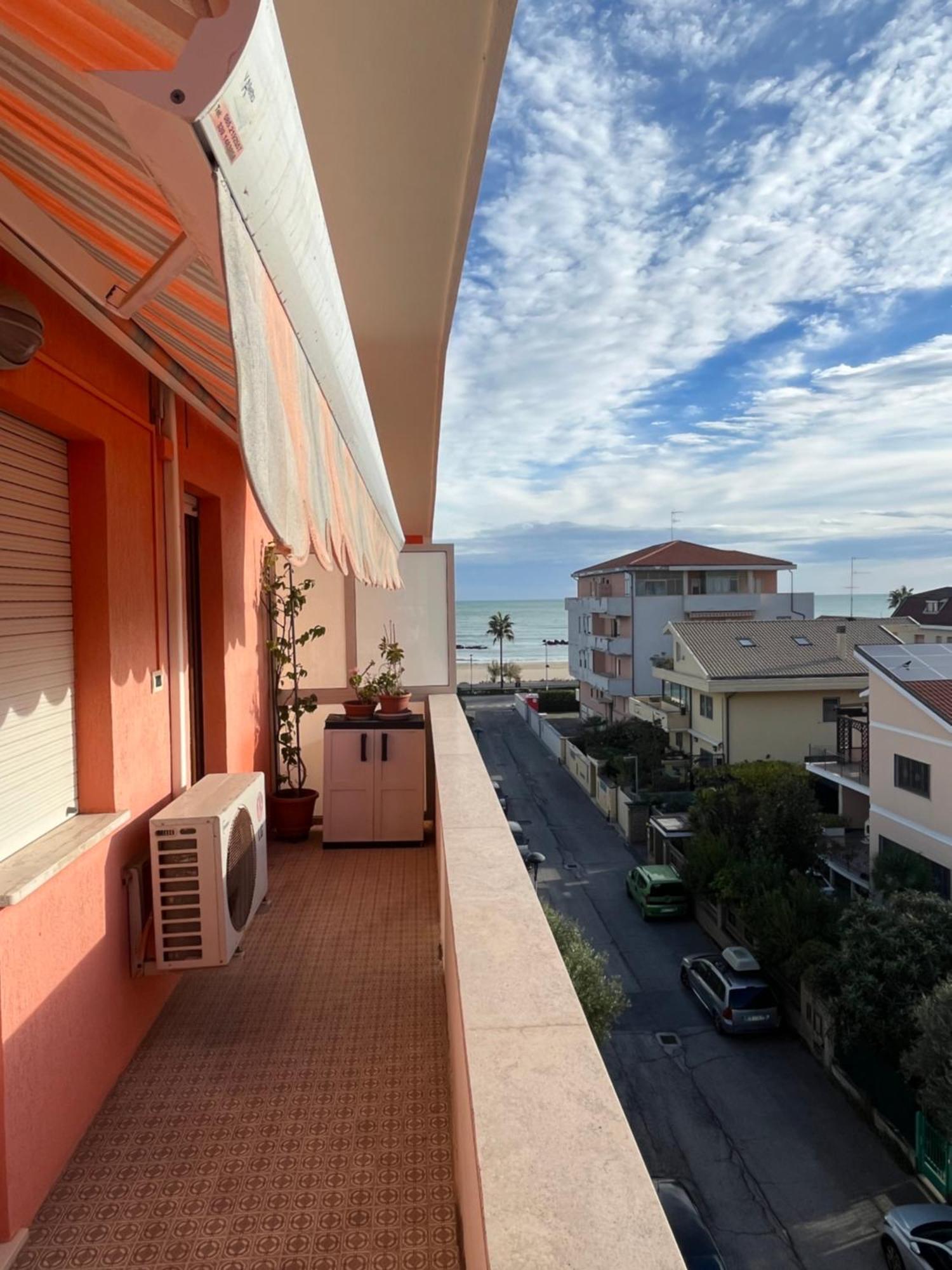 Teresa Al Mare Apartment Montesilvano Marina Екстериор снимка